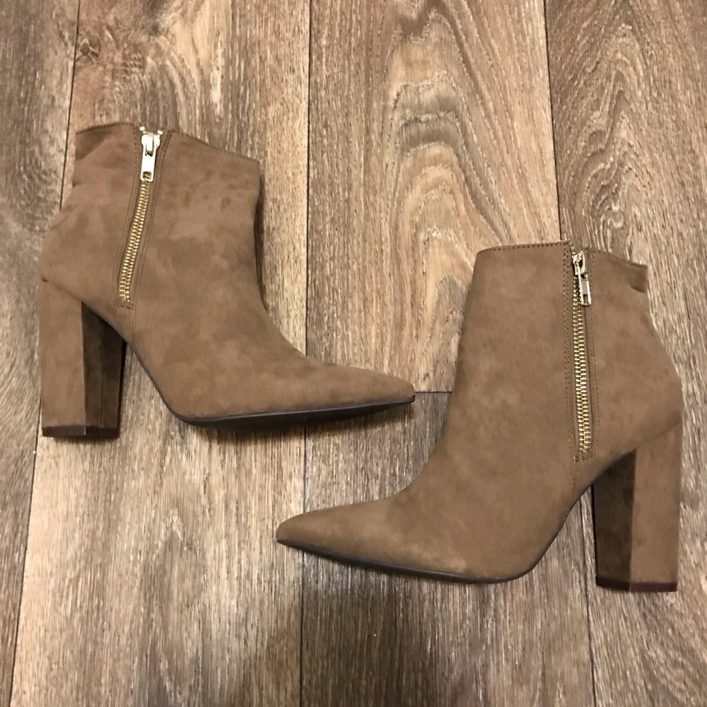 Pointed booties